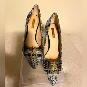 Louise est Cie New Size 7-1/2 Navy/Beige Weave Heels